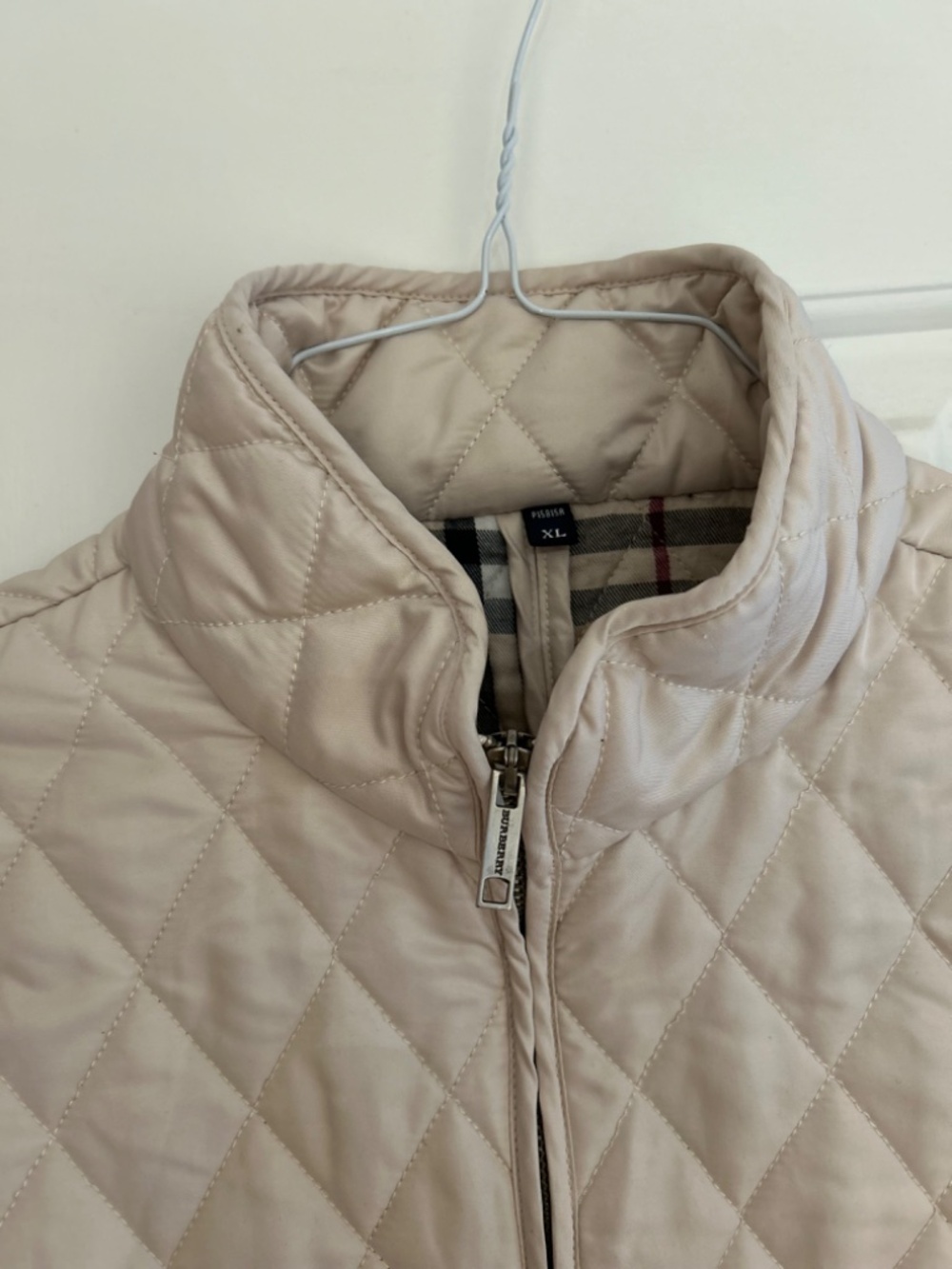 Burberry London Off-White Quilted Light Jacket with Patch Pockets - Picture 4 of 13